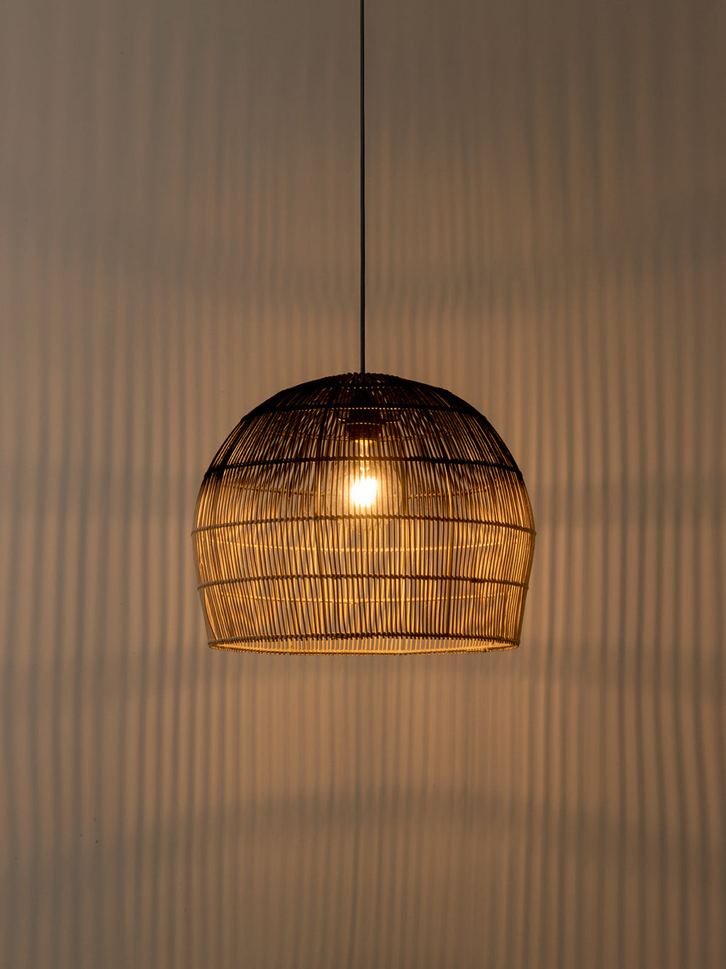 Bilu - black and natural ombre pendant light