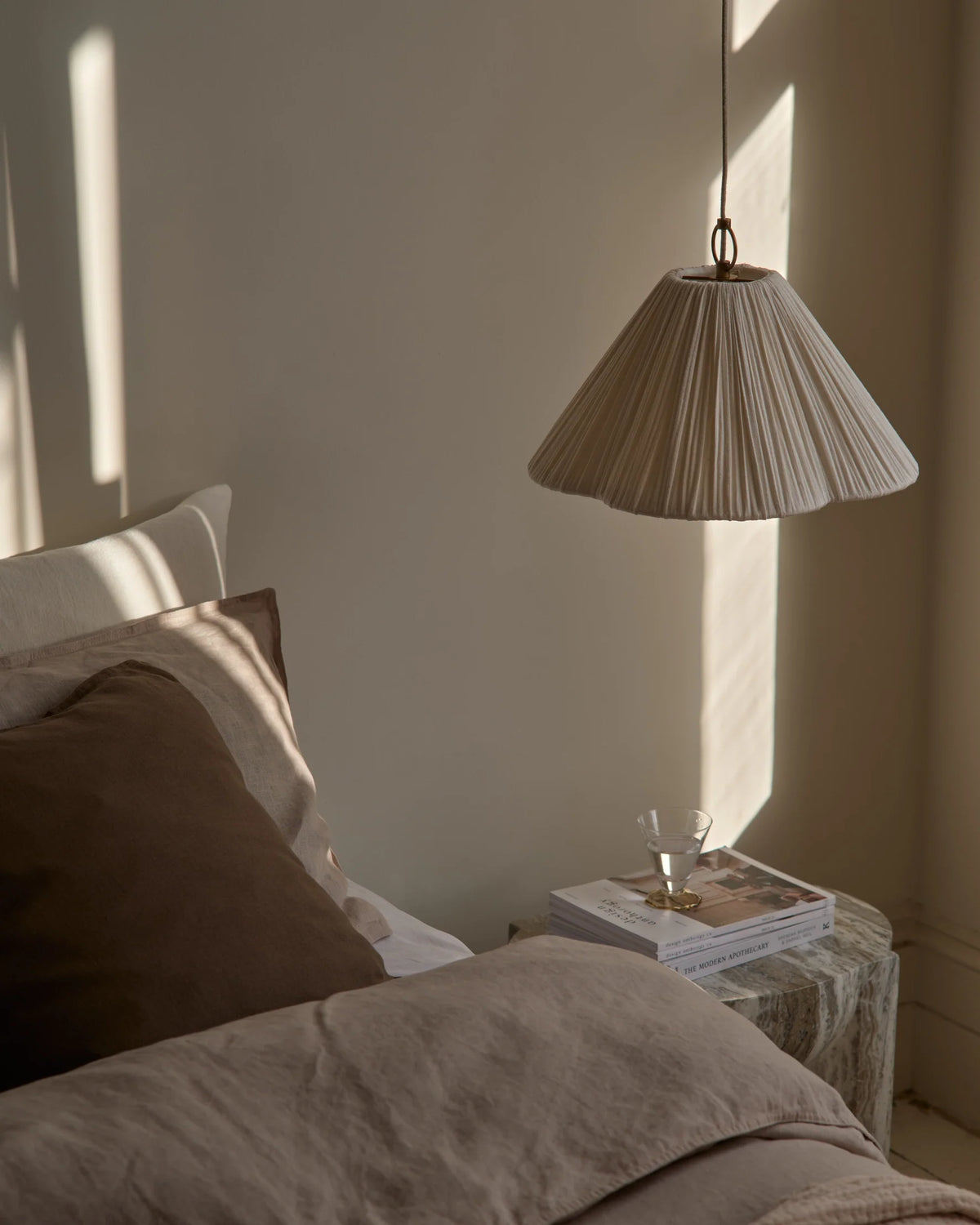 Lindi small pendant
