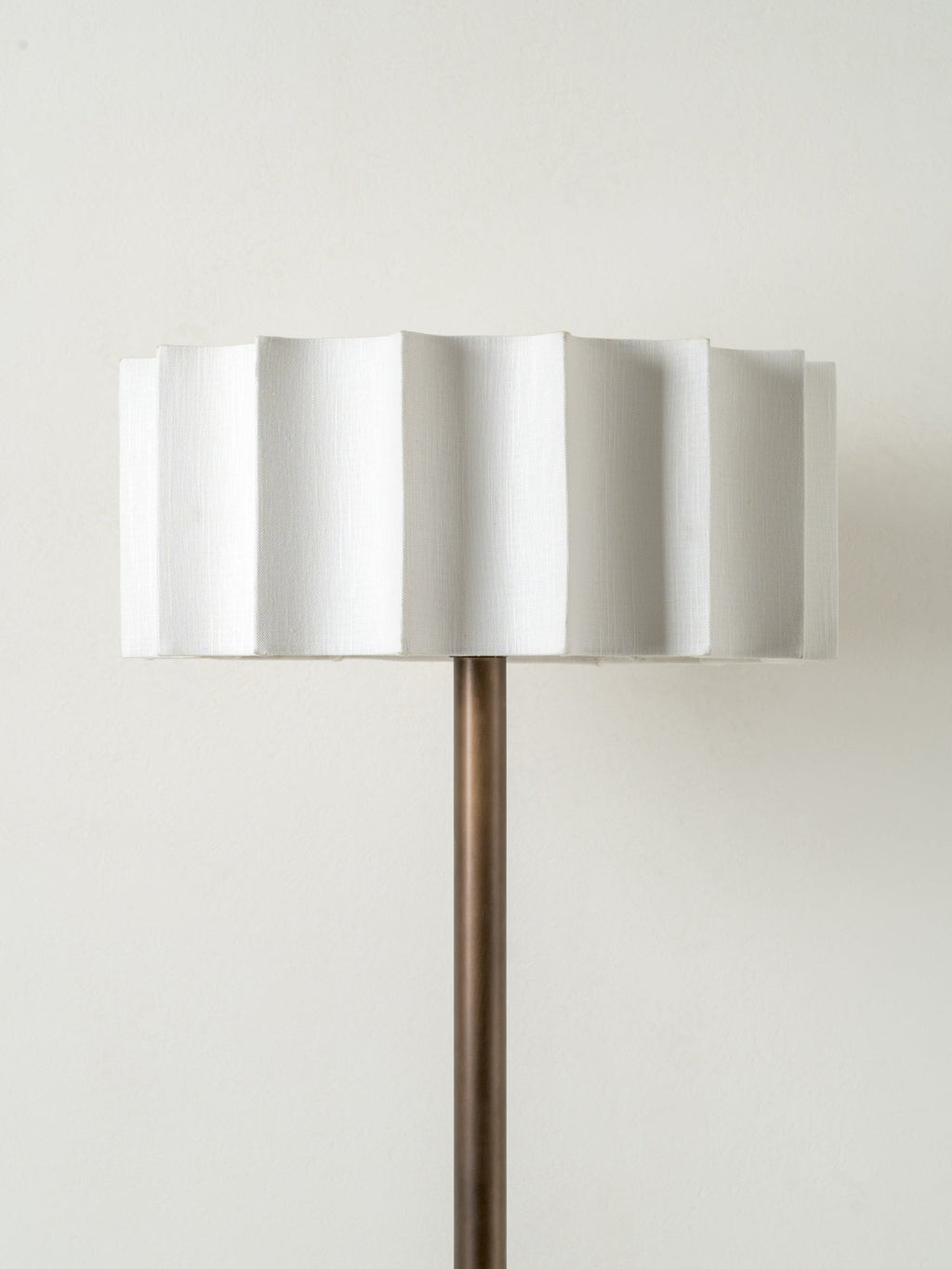 Viotti floor lamp