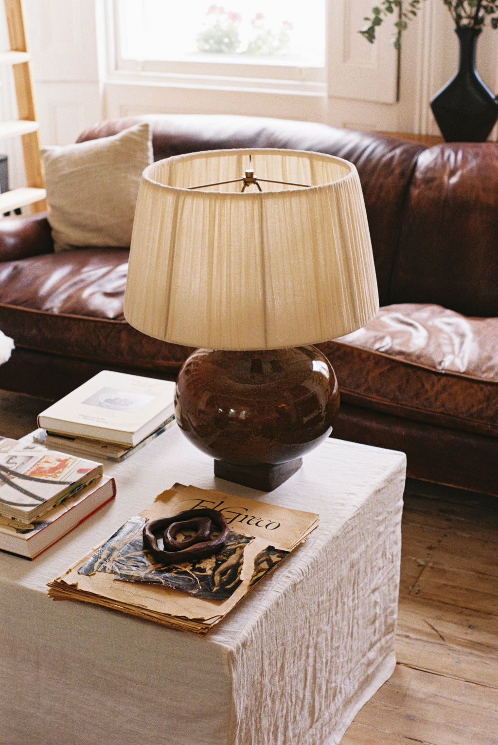 Calcot wide table lamp