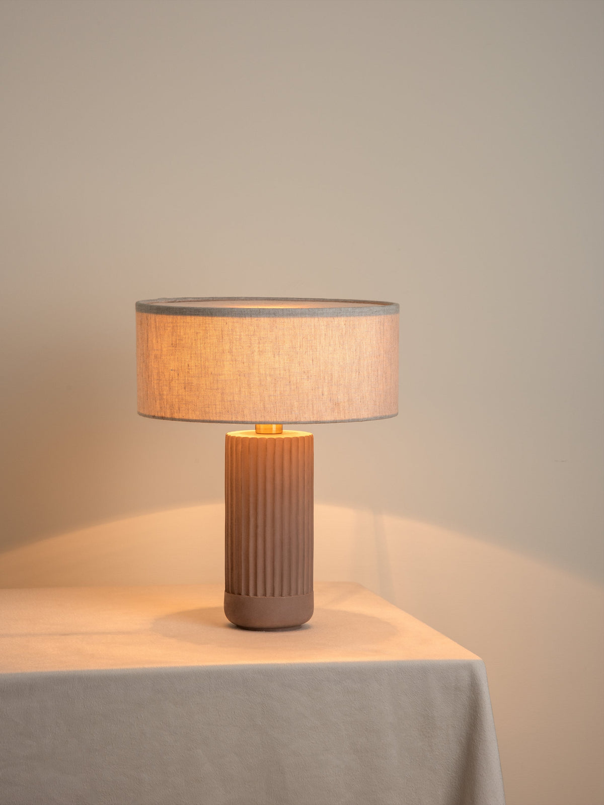 Avero - taupe ribbed concrete table lamp