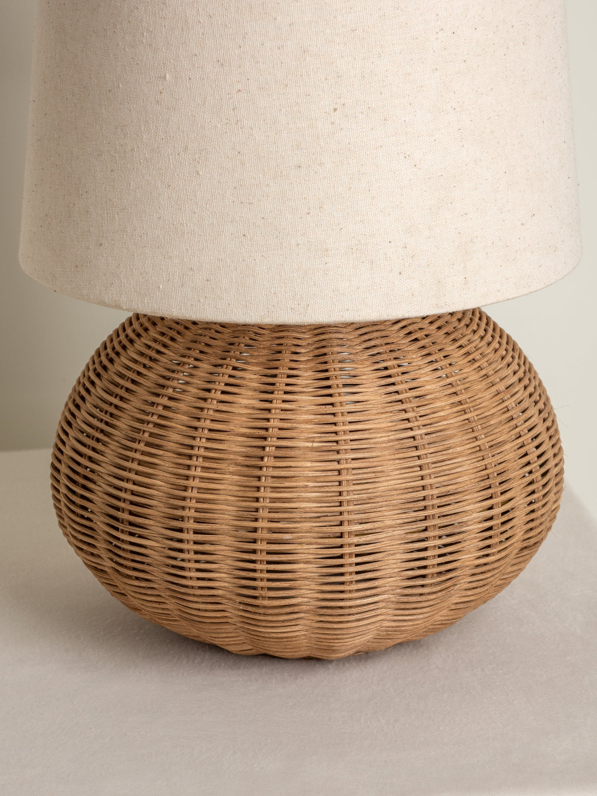 Sanvi - rattan globe table lamp